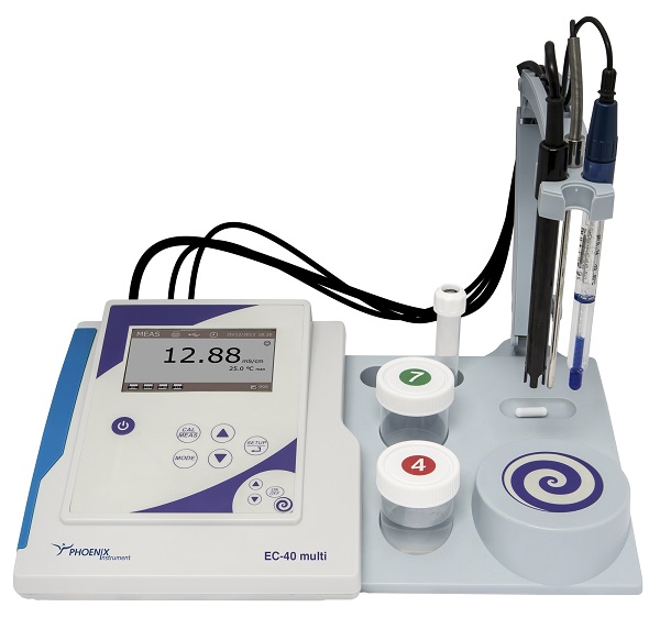 Multiparameter Gerät ohne pH-Elektrode und LF-Zelle, Temperaturfühler NT55, Magnetrührer